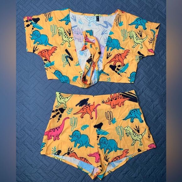 Woman’s Dinosaur Short Set - Picture 1 of 8